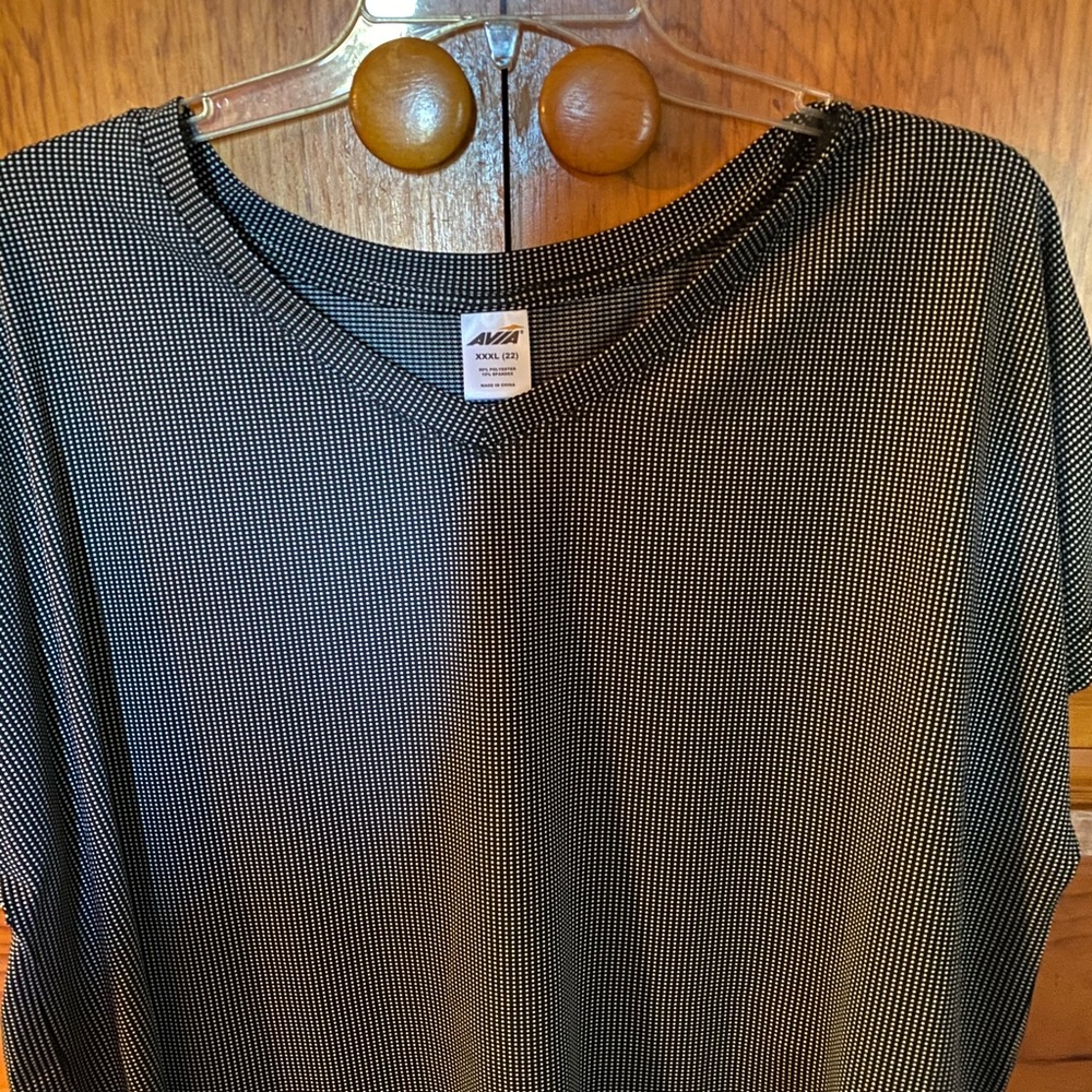 Aviva Athletic Top NWOT
